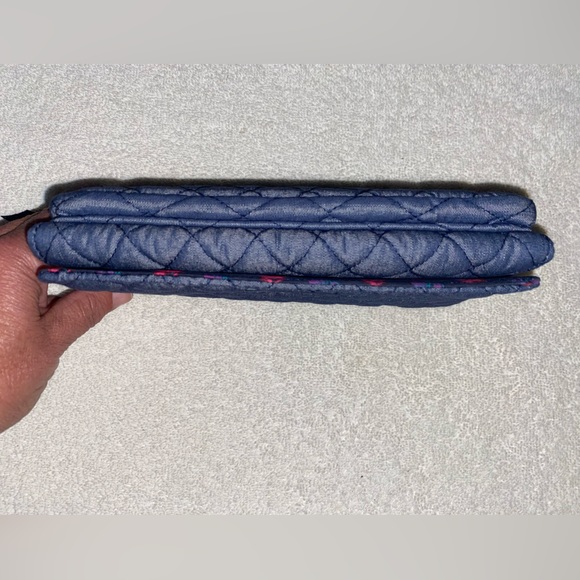Authentic NWOT Vera Bradley Denim Crossbody/Clutch/Wristlet Handbag - Picture 7 of 10